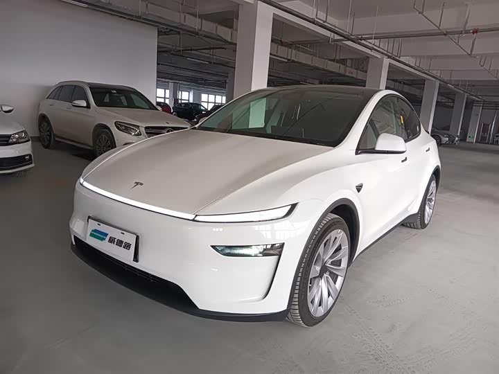 Фото 1 - Tesla Model Y