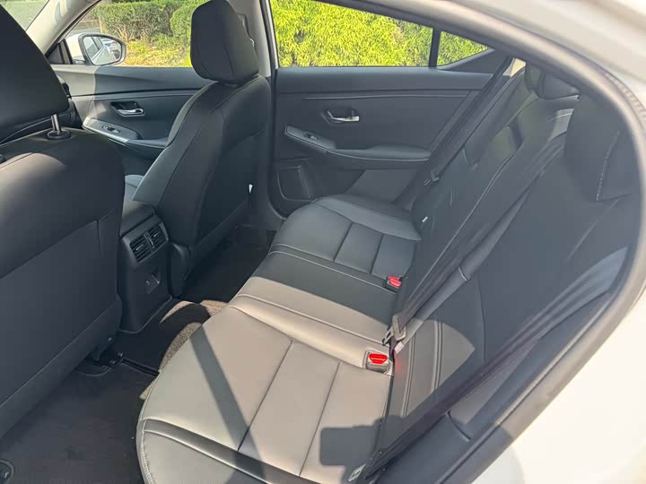 Фото 6 - Nissan Sylphy