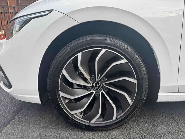 Фото 5 - Volkswagen Golf