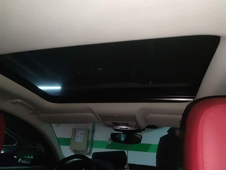 Фото 9 - Jaguar XE L