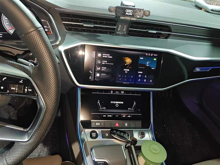 Фото 6 - Audi A7L