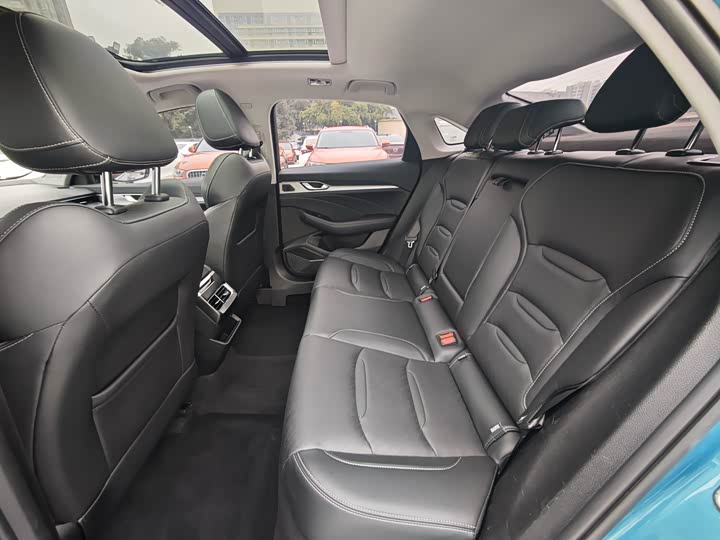 Фото 9 - Geely Preface