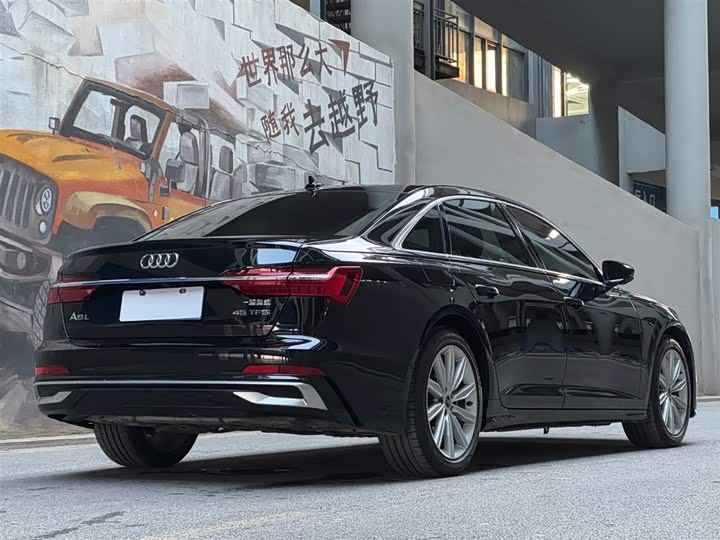 Фото 5 - Audi A6L