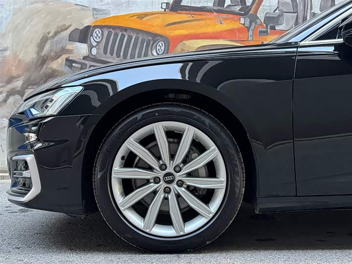 Фото 6 - Audi A6L