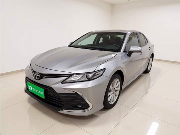 Фото 1 - Toyota Camry