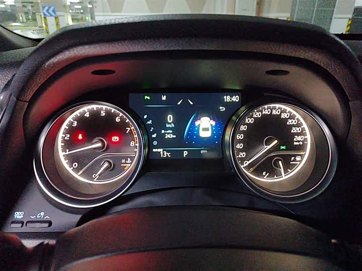 Фото 4 - Toyota Camry