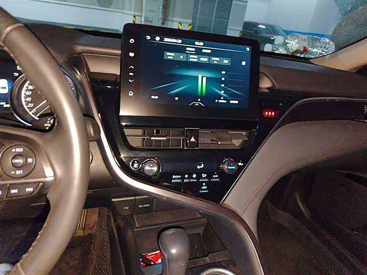 Фото 6 - Toyota Camry