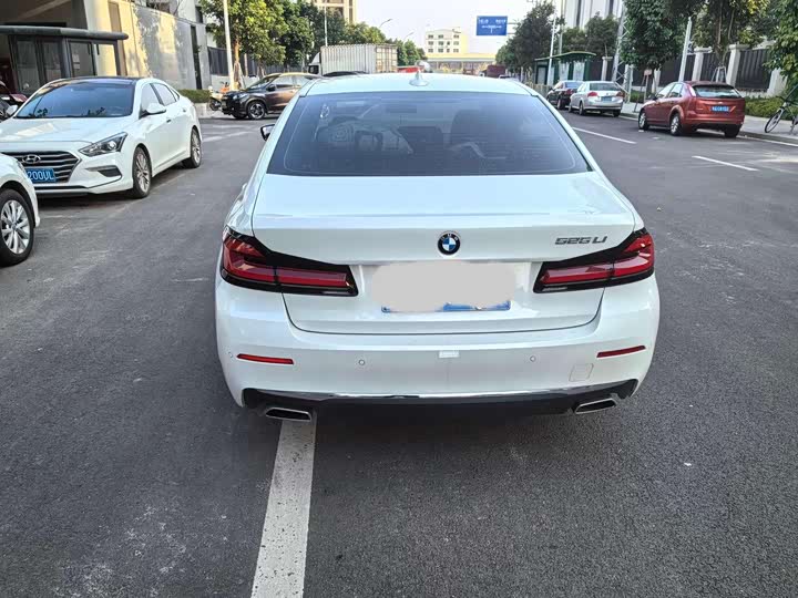 Фото 9 - BMW 5 Series