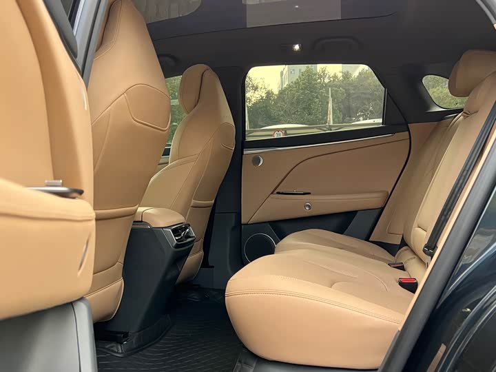 Фото 8 - BAIC Arcfox Alpha T5