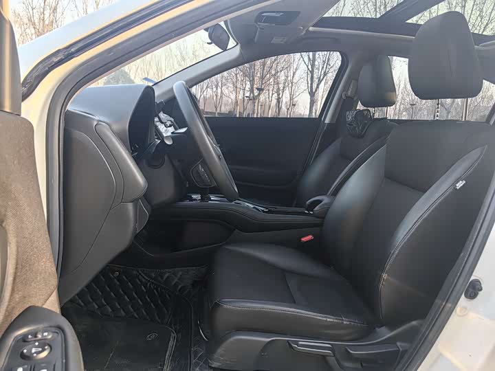 Фото 9 - Honda Vezel