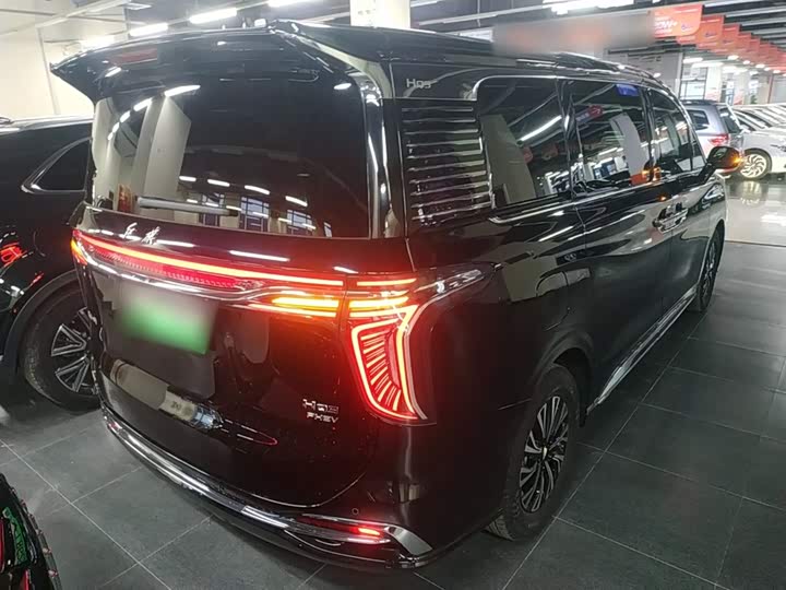 Фото 7 - Hongqi HQ9 Hybrid