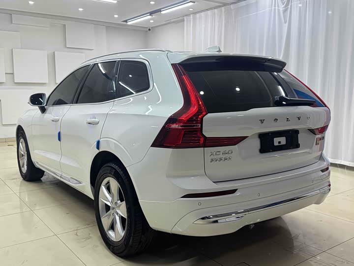 Фото 4 - Volvo XC60