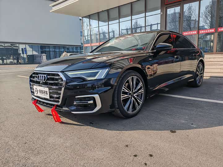 Фото 1 - Audi A6L