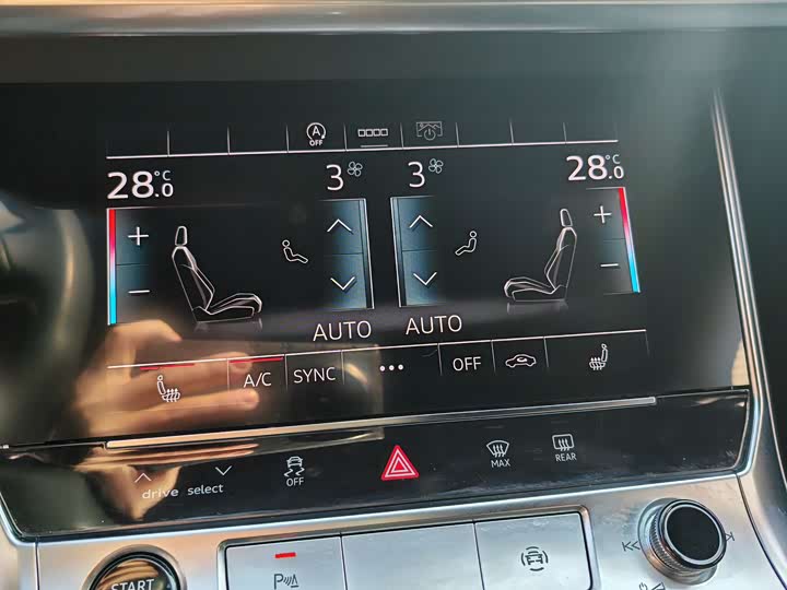 Фото 8 - Audi A6L