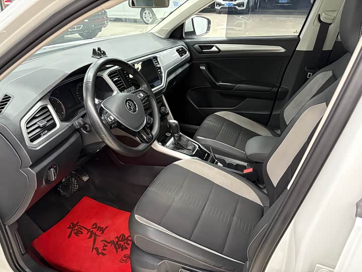 Фото 9 - Volkswagen T-Roc