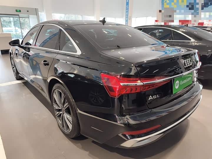 Фото 5 - Audi A6L