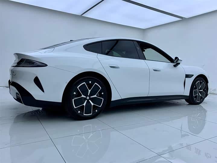 Фото 5 - Xiaomi SU7