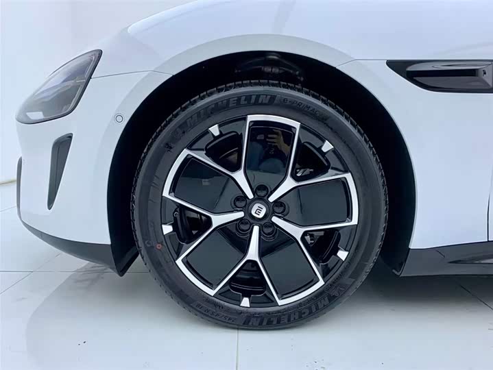 Фото 6 - Xiaomi SU7