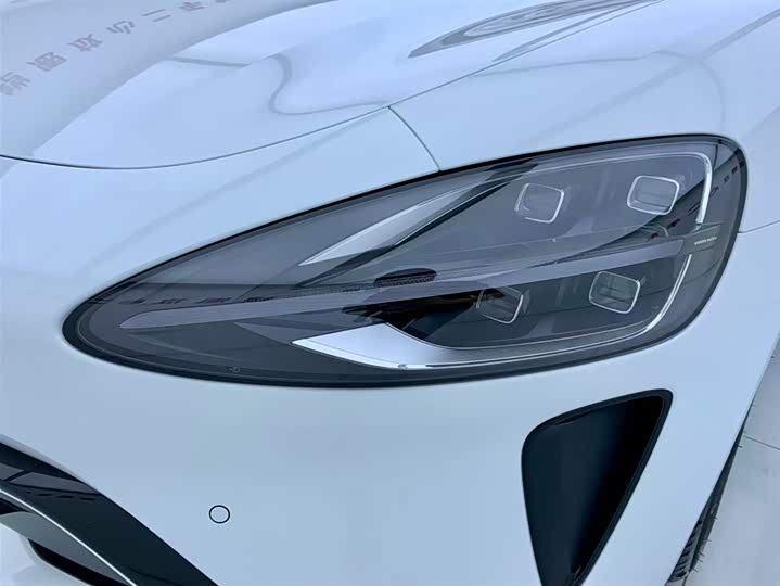 Фото 8 - Xiaomi SU7