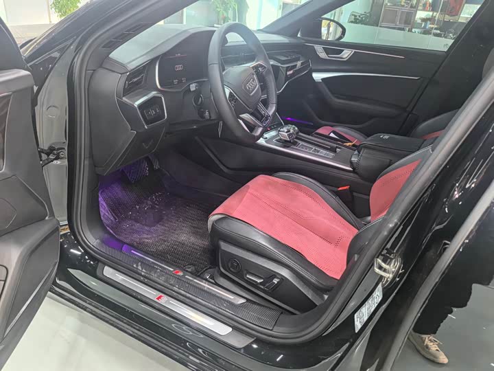 Фото 4 - Audi A6L