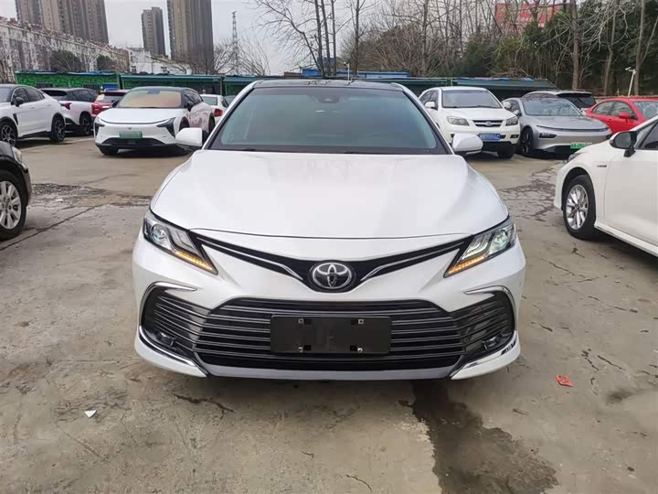 Фото 3 - Toyota Camry