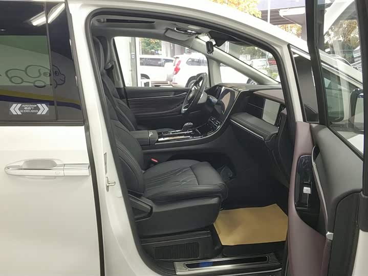 Фото 8 - GAC Trumpchi M8