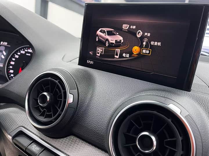 Фото 9 - Audi Q2L