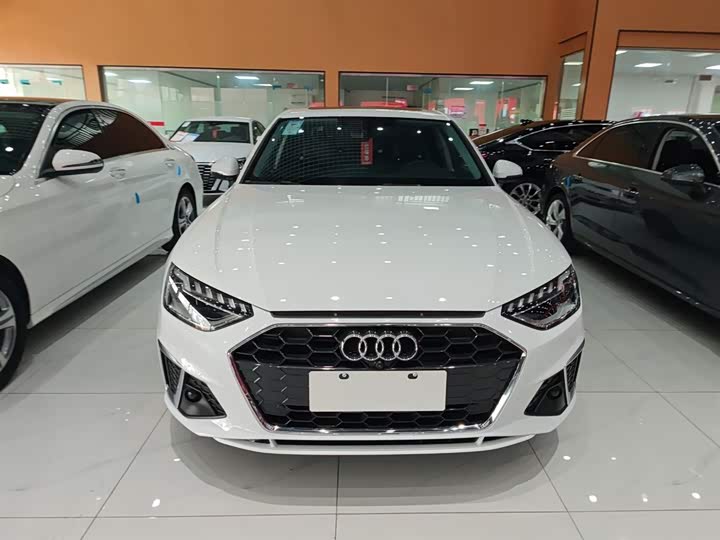 Фото 5 - Audi A4L