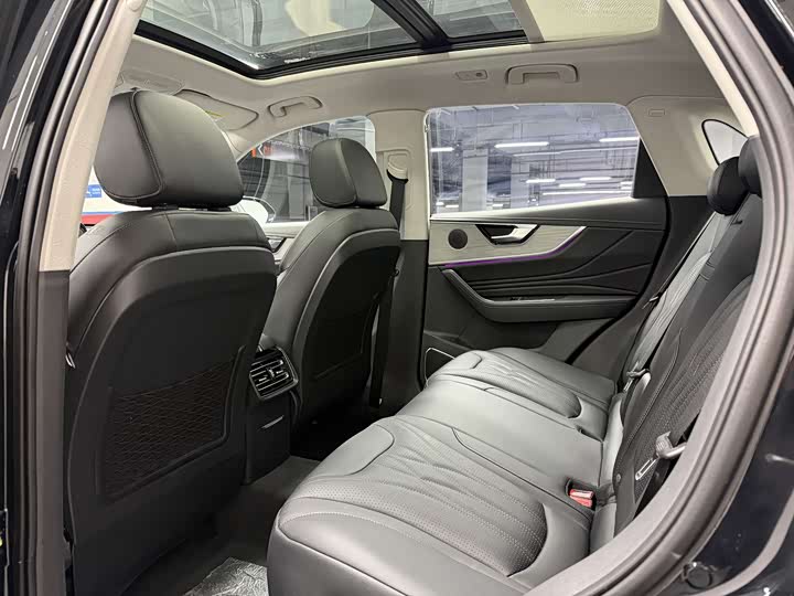 Фото 6 - Hongqi HS5