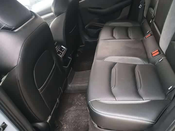 Фото 7 - Geely Preface