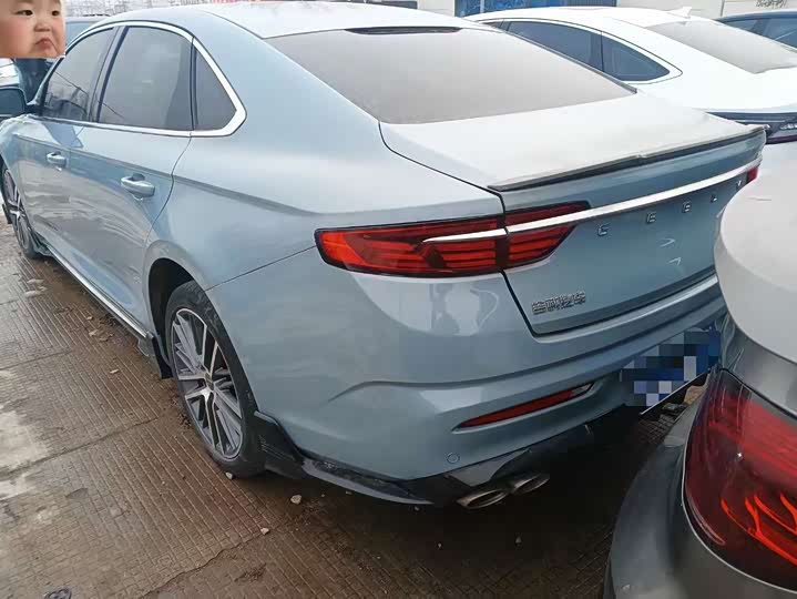 Фото 9 - Geely Preface