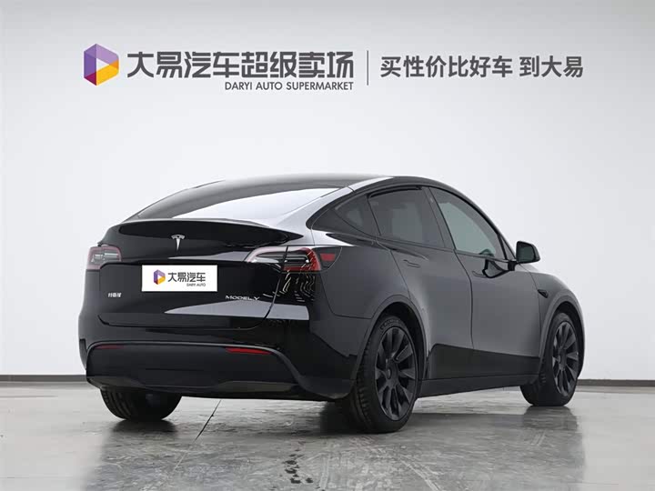 Фото 3 - Tesla Model Y