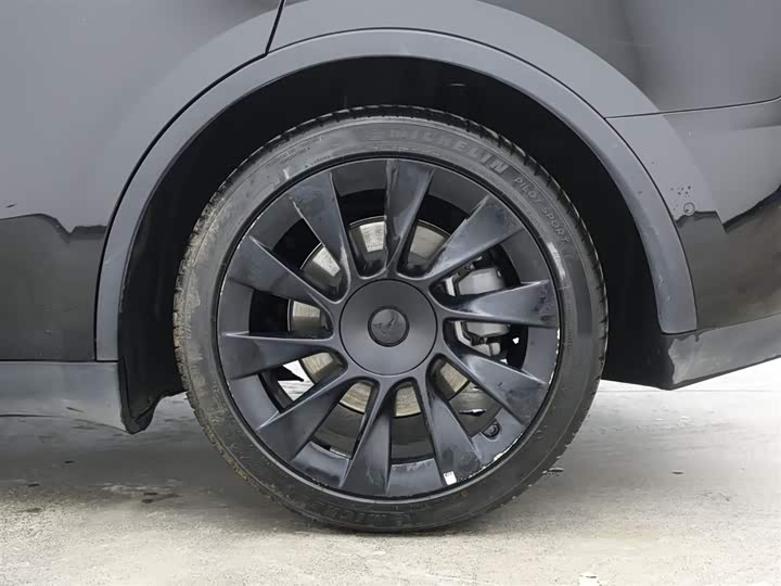 Фото 9 - Tesla Model Y