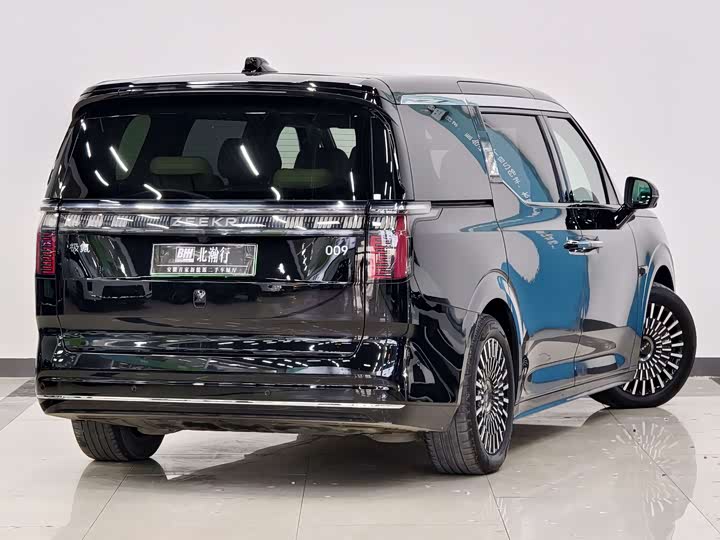 Фото 6 - Zeekr 009