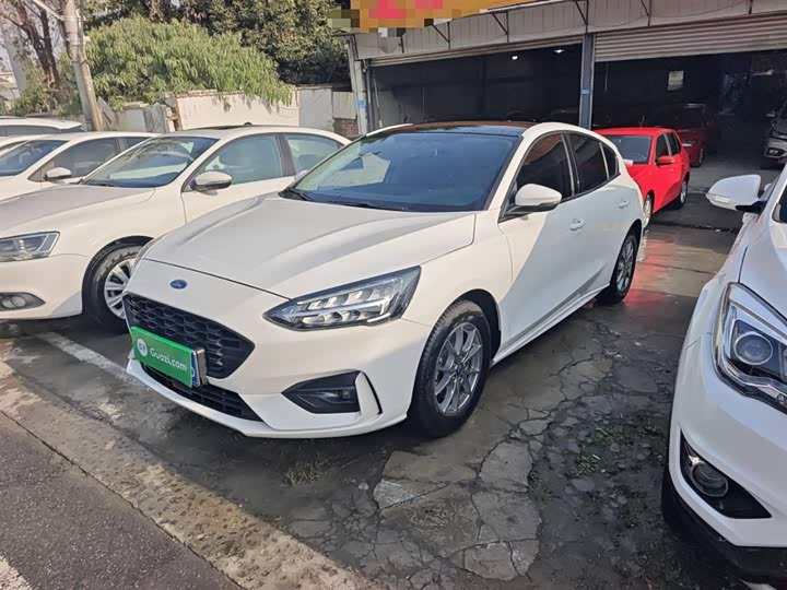 Фото 1 - Ford Focus