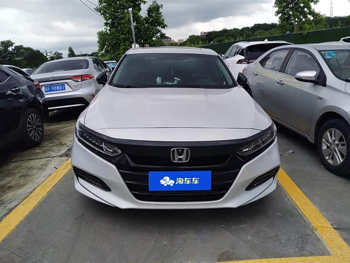 Фото 2 - Honda Accord