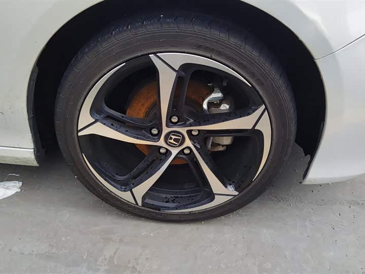 Фото 6 - Honda Accord