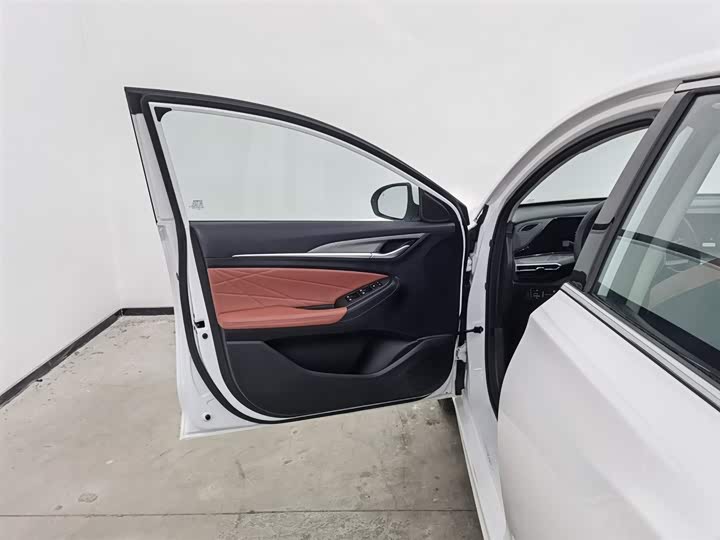 Фото 8 - Changan Eado Plus