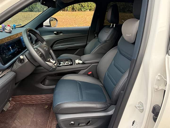 Фото 8 - Ford Equator Sport