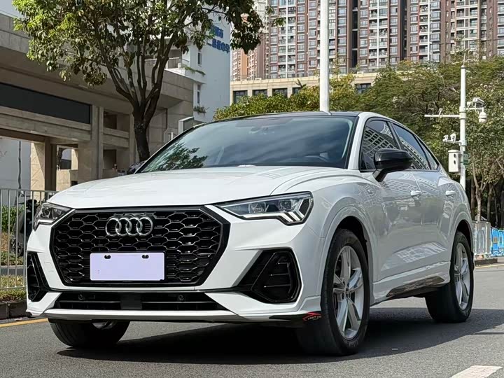Фото 1 - Audi Q3