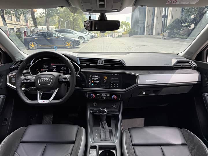 Фото 6 - Audi Q3