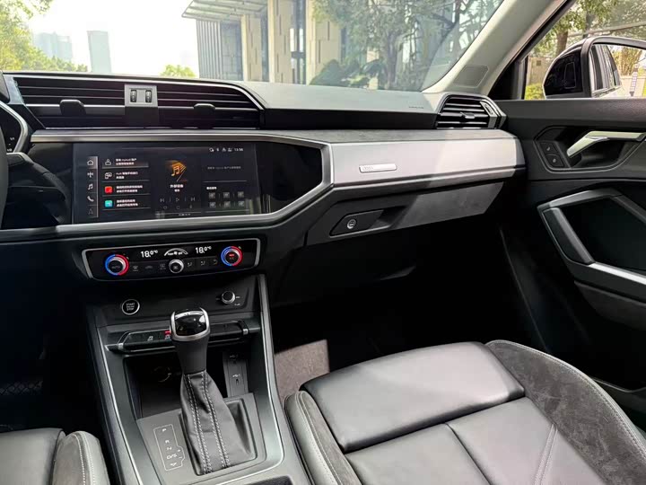 Фото 9 - Audi Q3