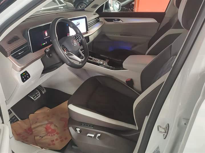 Фото 9 - Volkswagen Tavendor