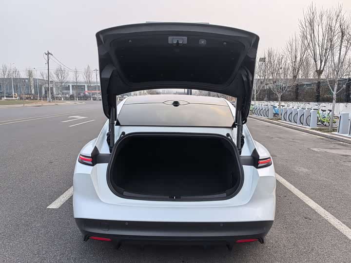 Фото 9 - Nio ET5