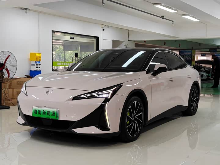 Фото 1 - BAIC Arcfox Alpha S5