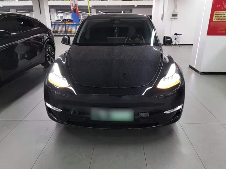 Фото 3 - Tesla Model Y