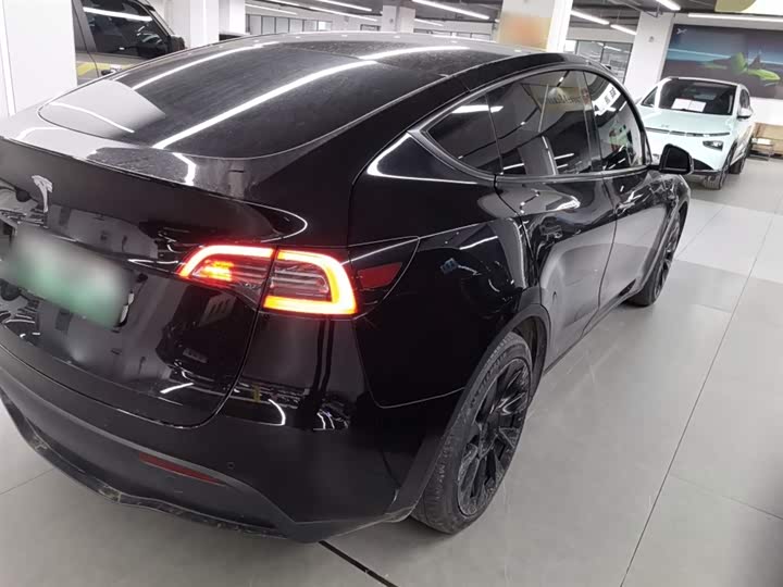 Фото 7 - Tesla Model Y
