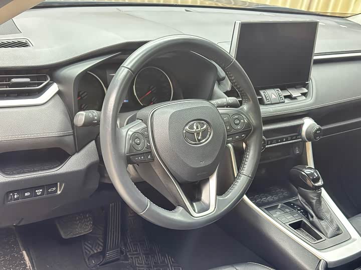 Фото 8 - Toyota Wildlander