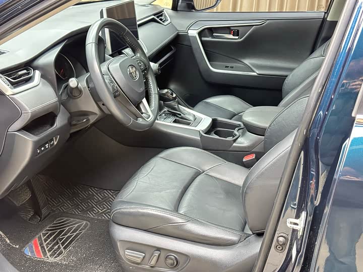 Фото 9 - Toyota Wildlander