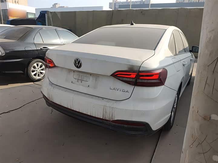 Фото 7 - Volkswagen Lavida